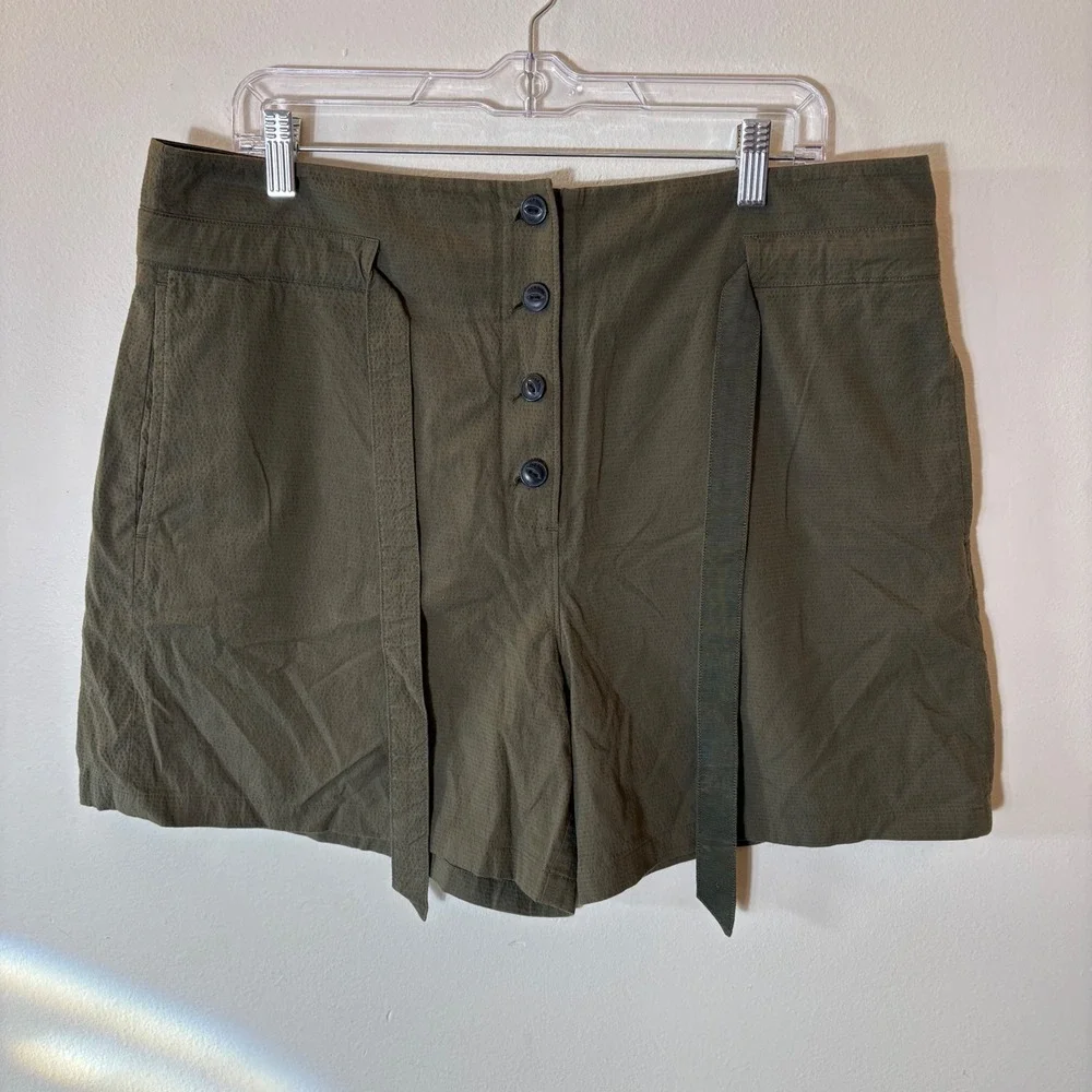 Rag & Bone Camille Seersucker Olive Green Button Front‎ Shorts Size 8